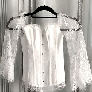 WHITE CORSET TOP WITH LACE SLEEVES